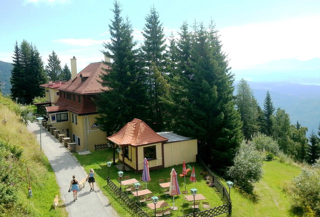Hotel Alpinum Treffen Eksteriør billede