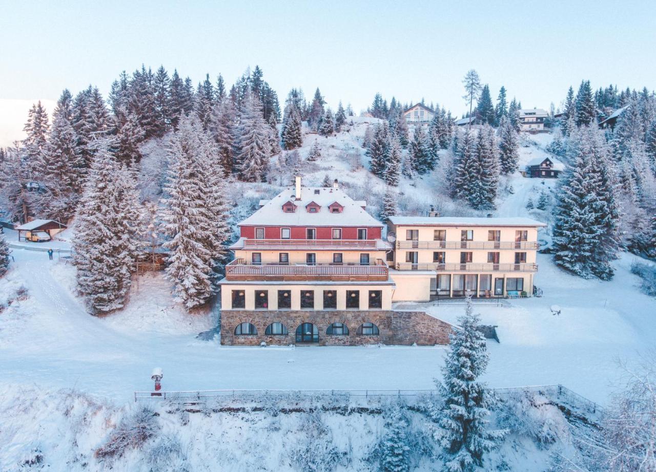 Hotel Alpinum Treffen Eksteriør billede