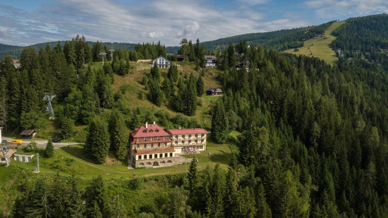 Hotel Alpinum Treffen Eksteriør billede